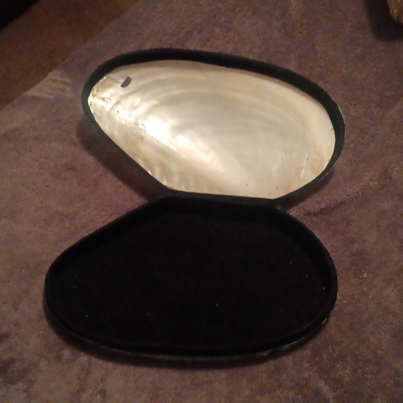 Oyster Stash Box - Picture 2 of 2